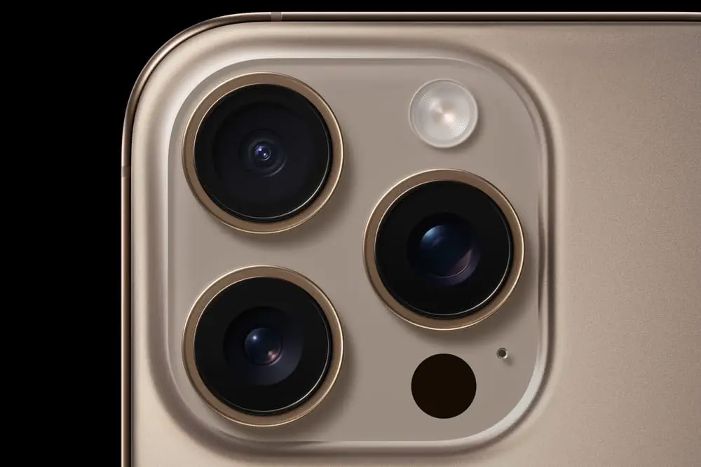 Apple’s Latest iPhones 2025 - iphone 16 pro max camera